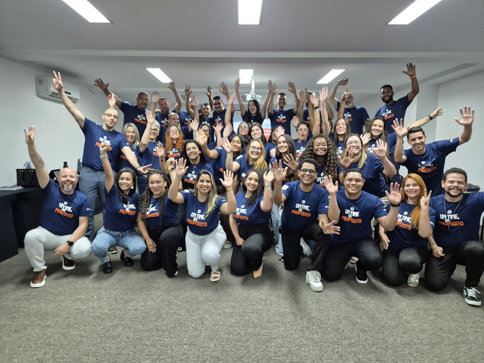 Equipe da Profline reunida na Convenção 2026 celebrando a conquista do selo Great Place to Work (GPTW)