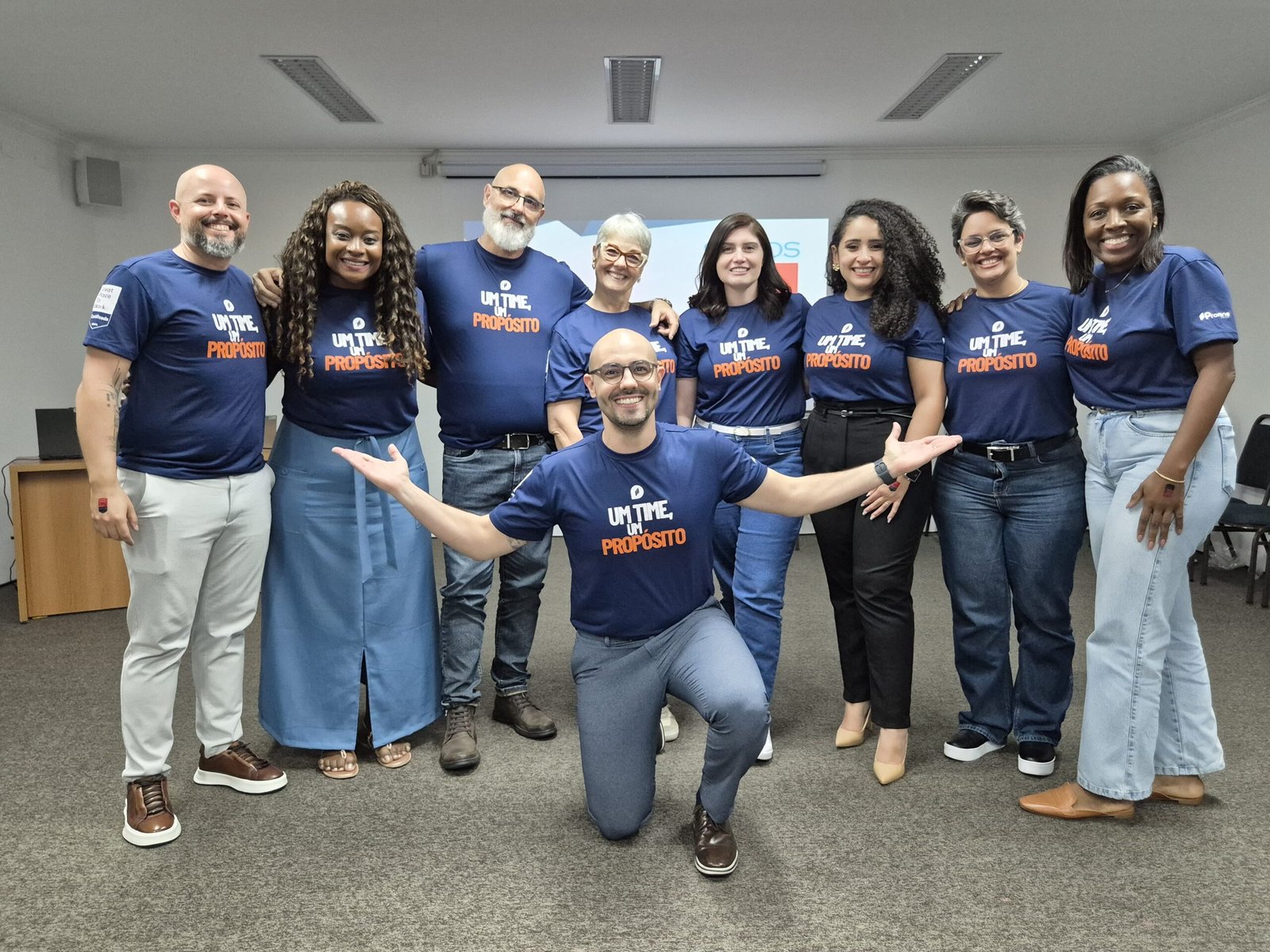 Time de liderança da Profline representando liderança humanizada e cultura organizacional baseada em confiança